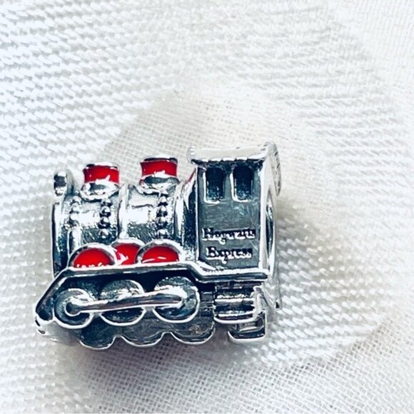 🚂✨ NWOT Hogwarts Express Charm – Harry Potter Magic ⚡ - Picture 14 of 14